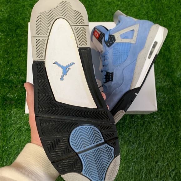 Jordan 4 University Blue Size 11 - Picture 2 of 7